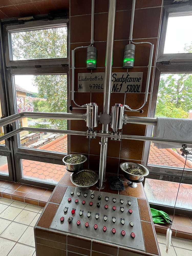 Nach dem Umbau: Die vorhandenen Handklappen wurden im Zuge der Automatisierung mit MINGLECONTROL gegen pneumatische Ventile ersetzt.